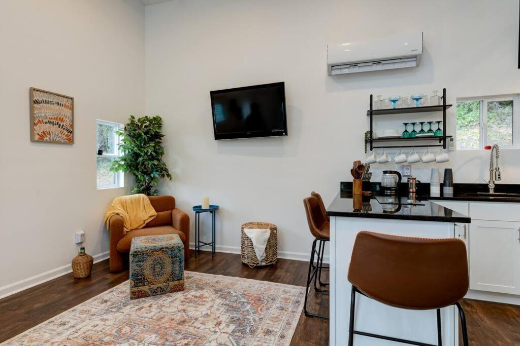 2 Bed 1 Bath-Sleeps 5 To 6 Near Rrg Large Deck Beattyville Exterior foto