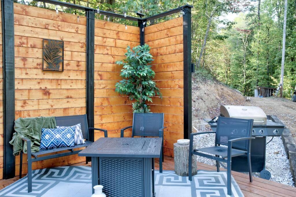 2 Bed 1 Bath-Sleeps 5 To 6 Near Rrg Large Deck Beattyville Exterior foto